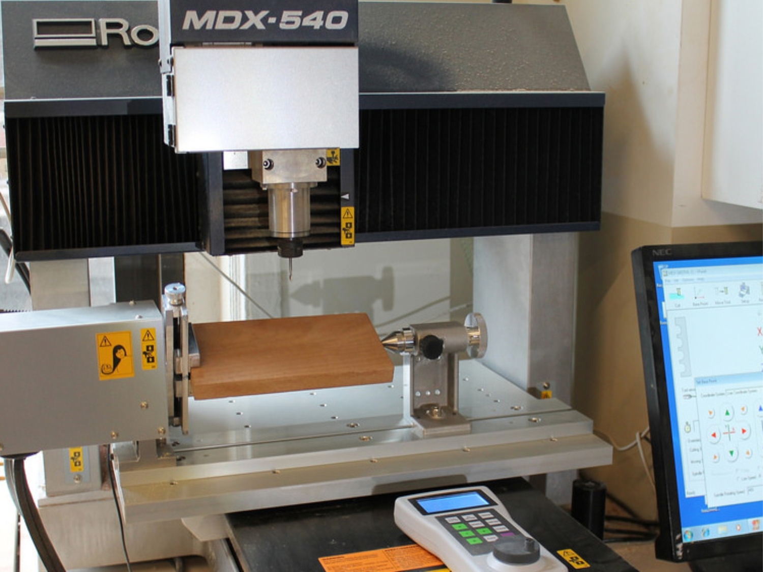 <span style="font-weight: bold;">Ремонт фрезеров, граверов и 3D станков Roland</span>